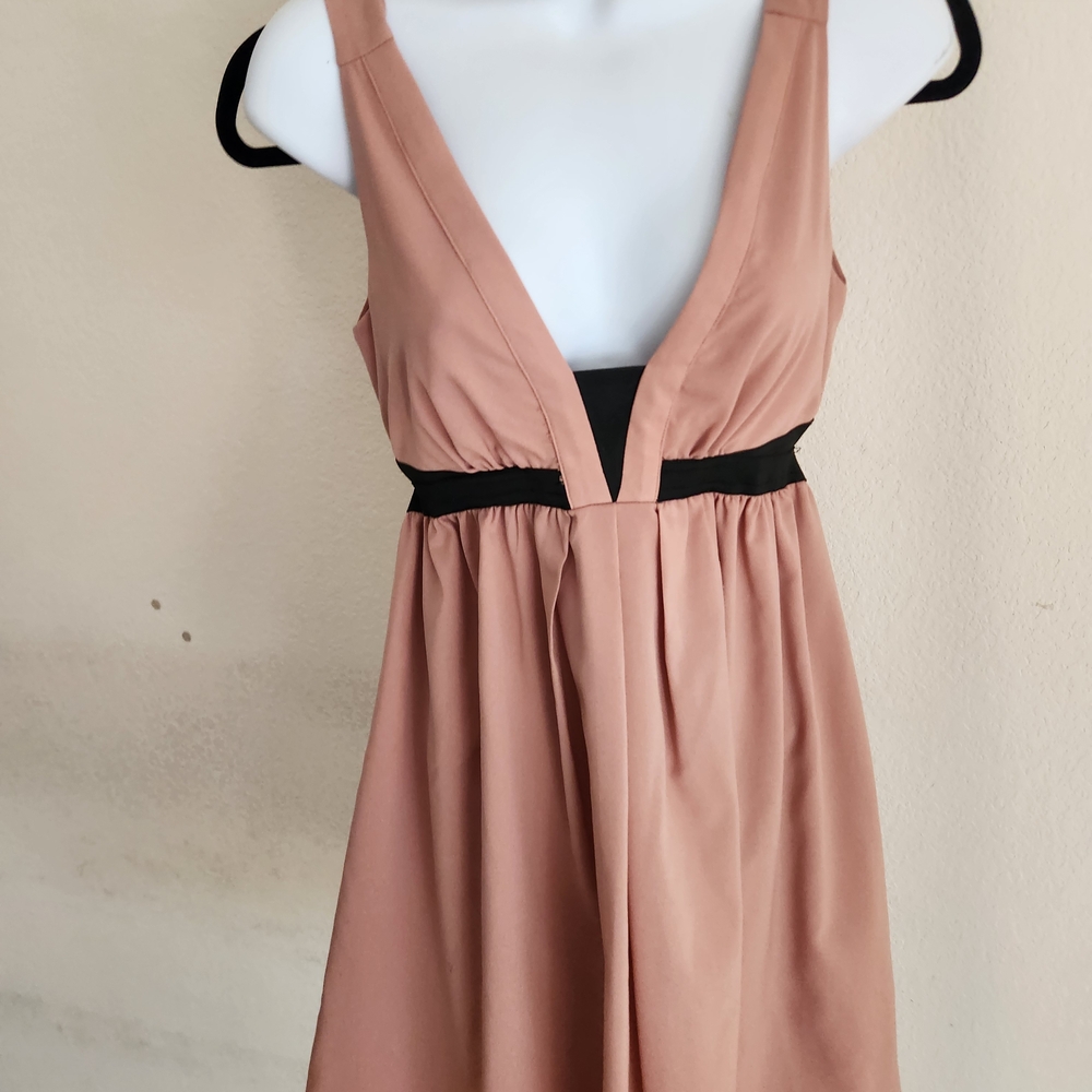 Doe & Rae Dusty Rose V-Neck Dress with Black Waistband